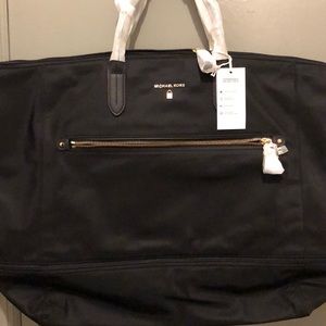 Brand New Michael Kors Kelsey Tote